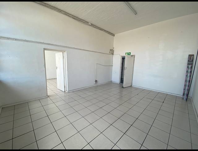 482M² BUSINESS CENTRE TO LET IN PAARDEN EILAND